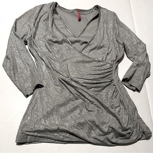 Ruby Ribbon Shimmer Gray Grey Wrap Top 
womens Size Large Balletcore